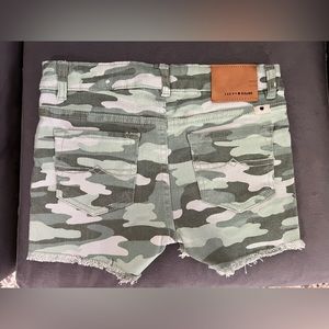 Girls camo jean shorts